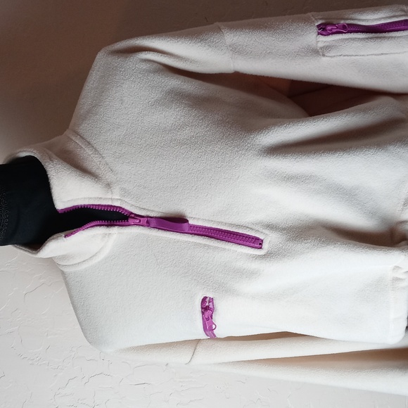 Forever 21 Cropped Sweatshirt - Picture 2 of 5